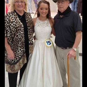 Size 4 Sherri Hill Prom / Pageant Dress